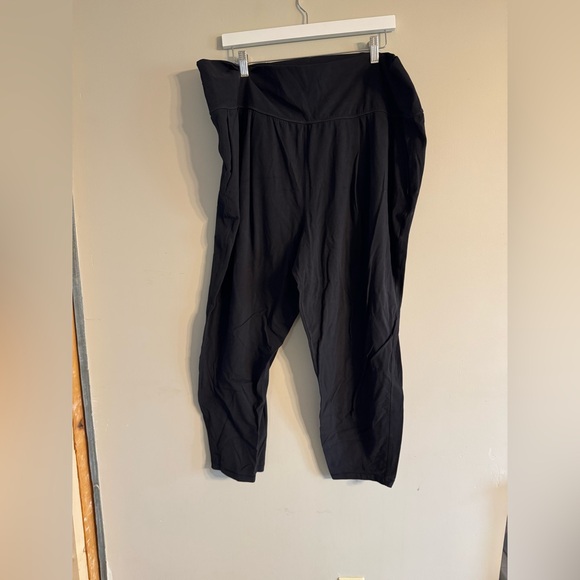 Athleta Black Cropped Leggings - Picture 4 of 5